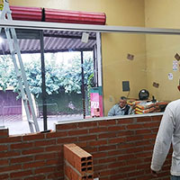 vidraçaria em Sorocaba, instalação de vidro para balcão de pizzaria