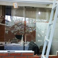 vidraçaria em Sorocaba, instalação de vidro para balcão de pizzaria